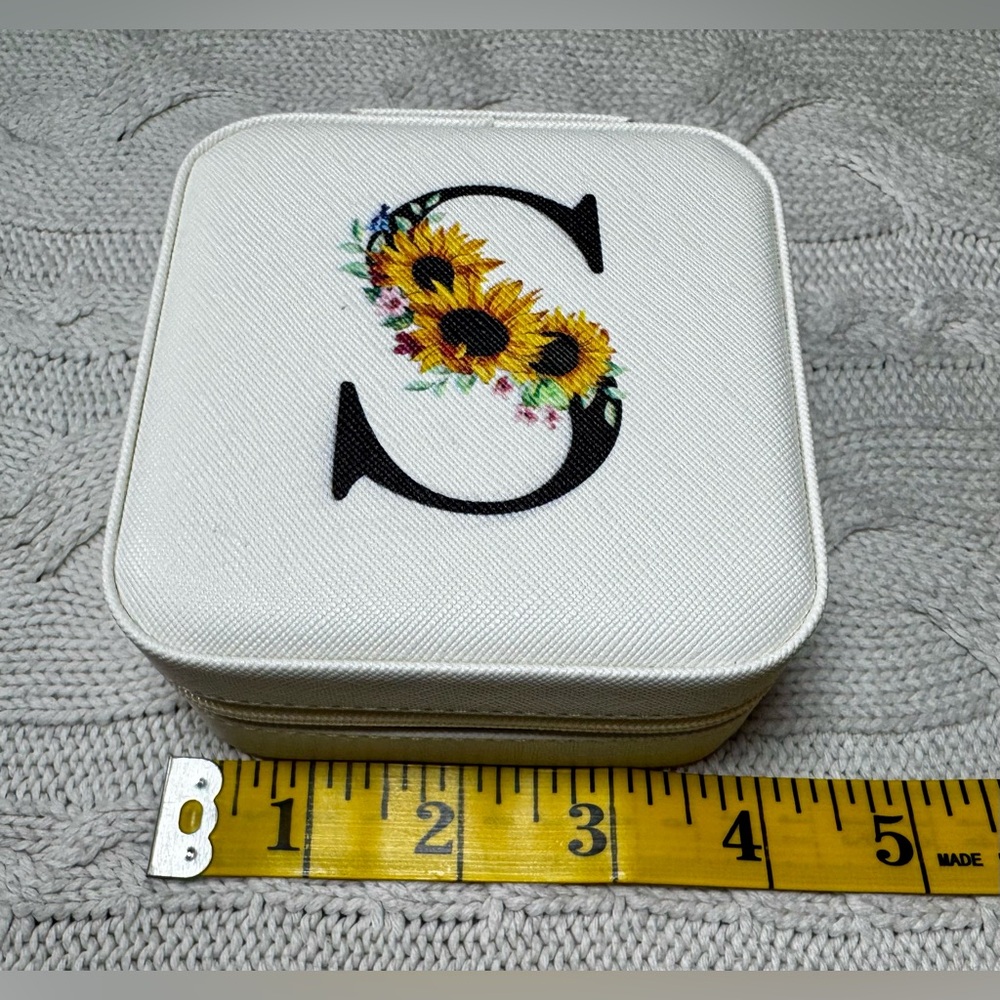 NWOT Floral Monogram “S” Jewelry Case #1007 - Picture 6 of 7